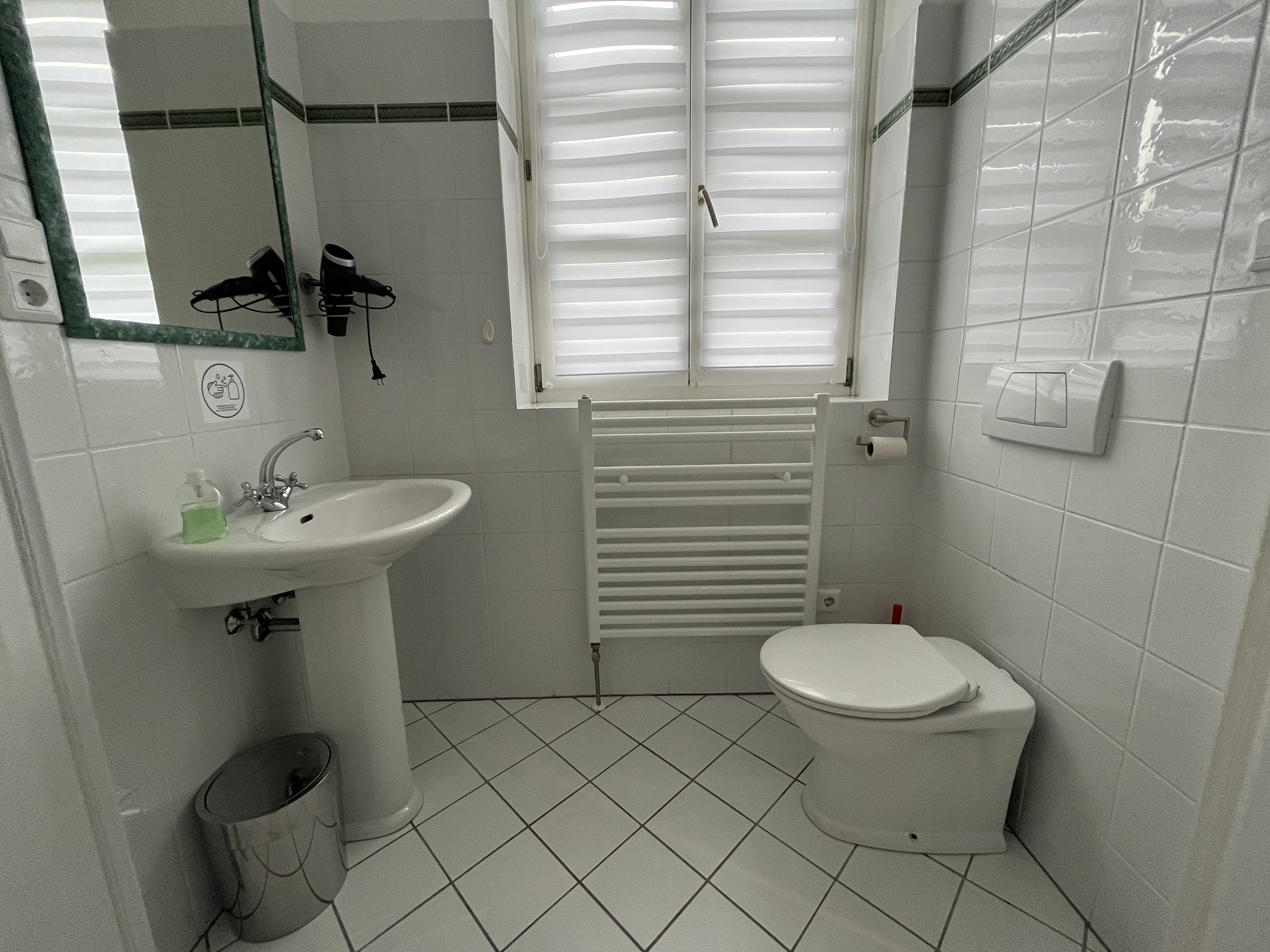 MonteurZimmer: STUDIO-APARTMENT "DAVINCI" am SCHLOSS WALD in 3144 Pyhra bei St. Pölten