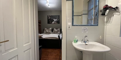 Monteur-Zimmer - Krems an der Donau - APARTMENT "RAPHAEL" am SCHLOSS WALD in 3144 Pyhra bei St. Pölten