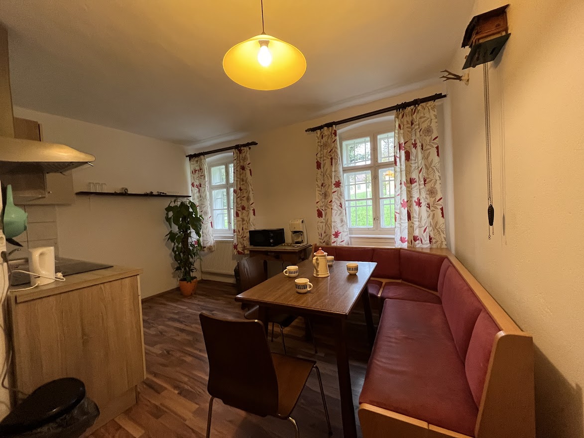 MonteurZimmer: Monteurwohnung "Zur alten Forstkanzlei" in 3144 Pyhra bei St. Pölten