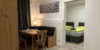 Monteur-Zimmer - Küche - Waldviertel - CITY-APARTMENT KREMS / Donau in der WACHAU