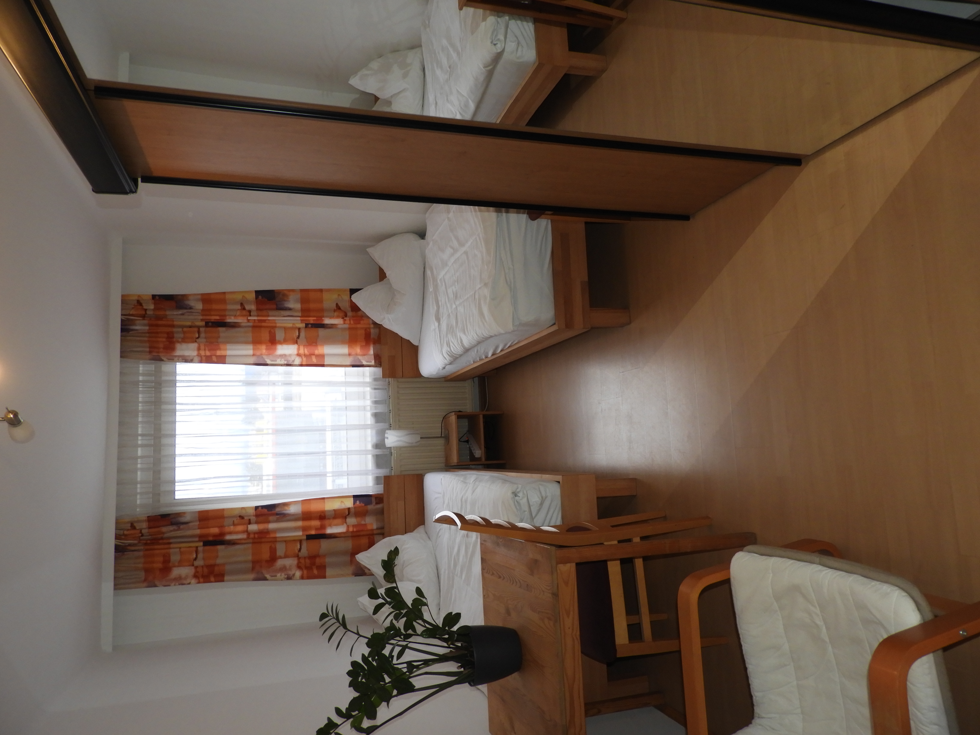 Monteur-Zimmer - Einzelbetten - Österreich - Wohnung 4600 Wels, Linzerstr. 214:
1.Schlafzimmer - Wohnung A-4600 Wels, Linzerstraße 214, 1.Stock