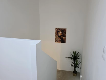 Monteur-Zimmer - Küche - Wien-Stadt - Vom Obergeschoss bietet sich ein freier Blick auf den Treppenaufgang - Imperial Premium Mouteurzimmer