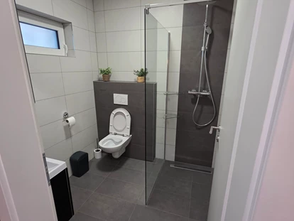 Monteur-Zimmer - Küche - Wien-Stadt - Badezimmer Erdgeschoß  - Imperial Premium Mouteurzimmer