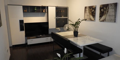 Monteur-Zimmer - Küche - Österreich - Wohnung 4600 Wels, Südtirolerstr. 2:
Wohn-/ Esszimmer - Wohnung A-4600 Wels, Südtirolerstraße 2 und 10