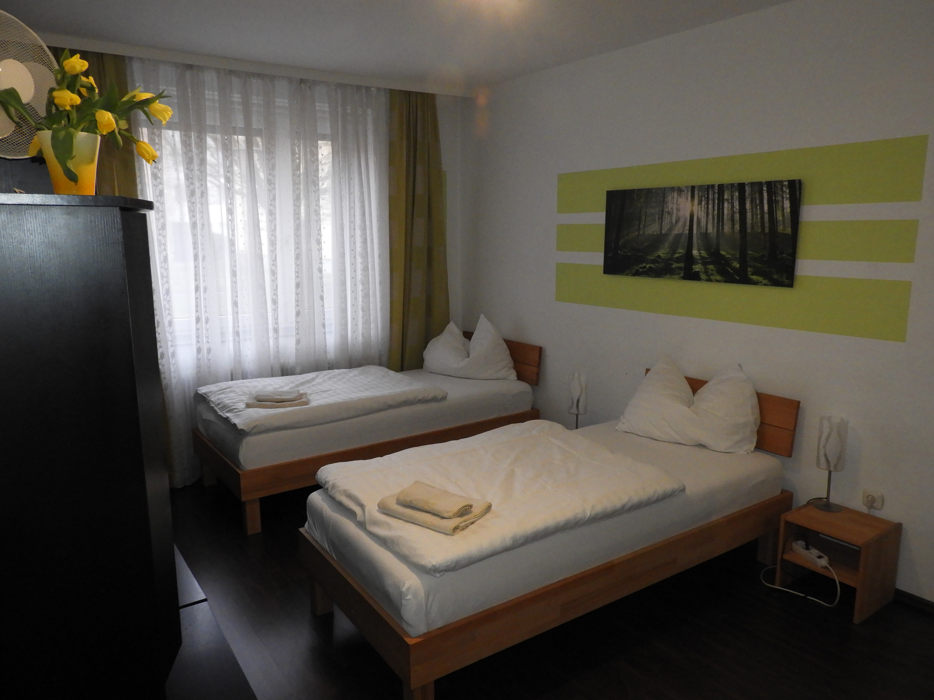 Monteur-Zimmer - Freistadt - Wohnung 4600 Wels, Südtirolerstr. 2:
Großes Schlafzimmer - Wohnung A-4600 Wels, Südtirolerstraße 2 und 10