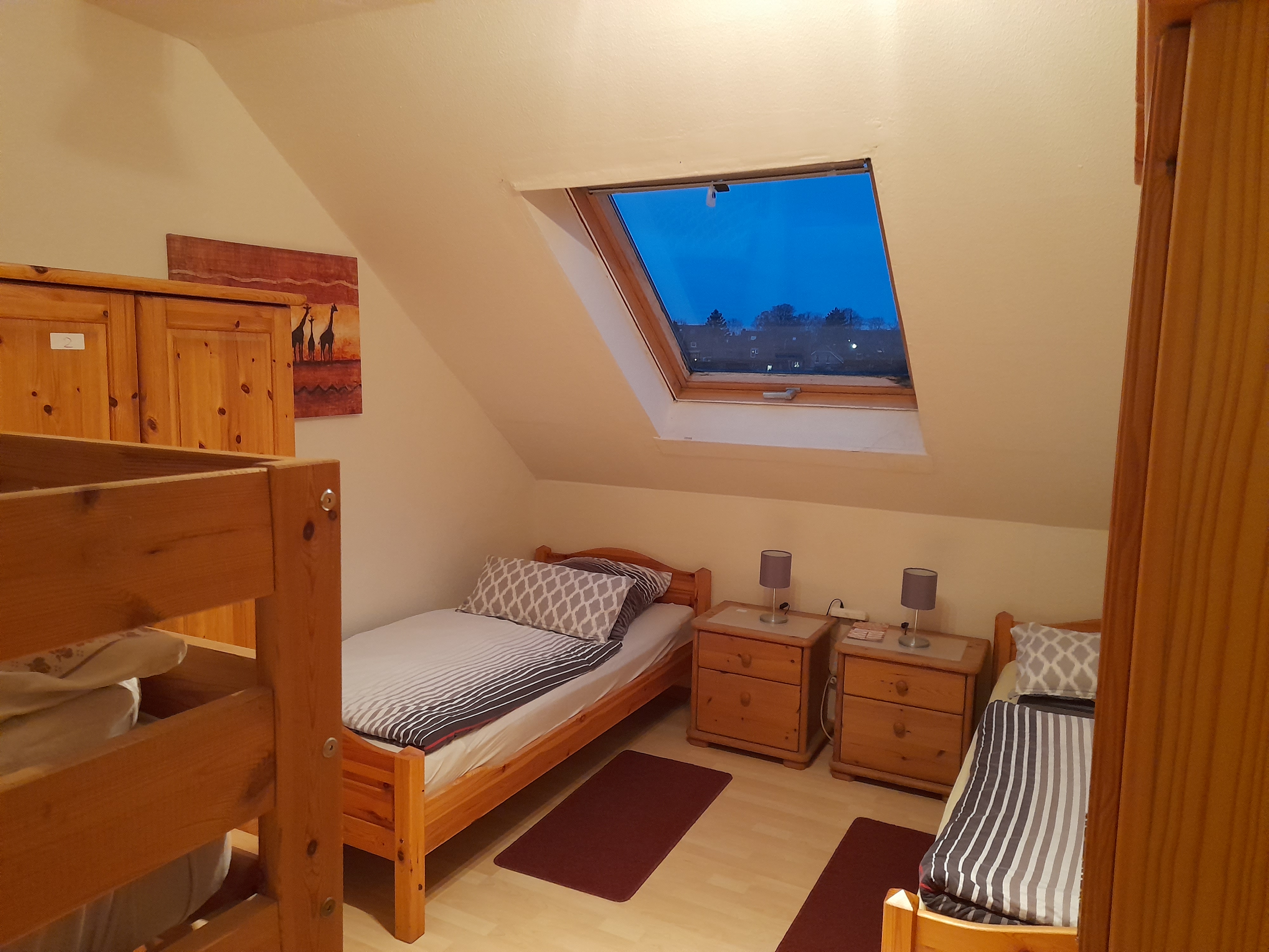 MonteurZimmer: 1 mall  4bett zimmer  -  Pension und Monteurzimmer Hahnschrei Hamacher