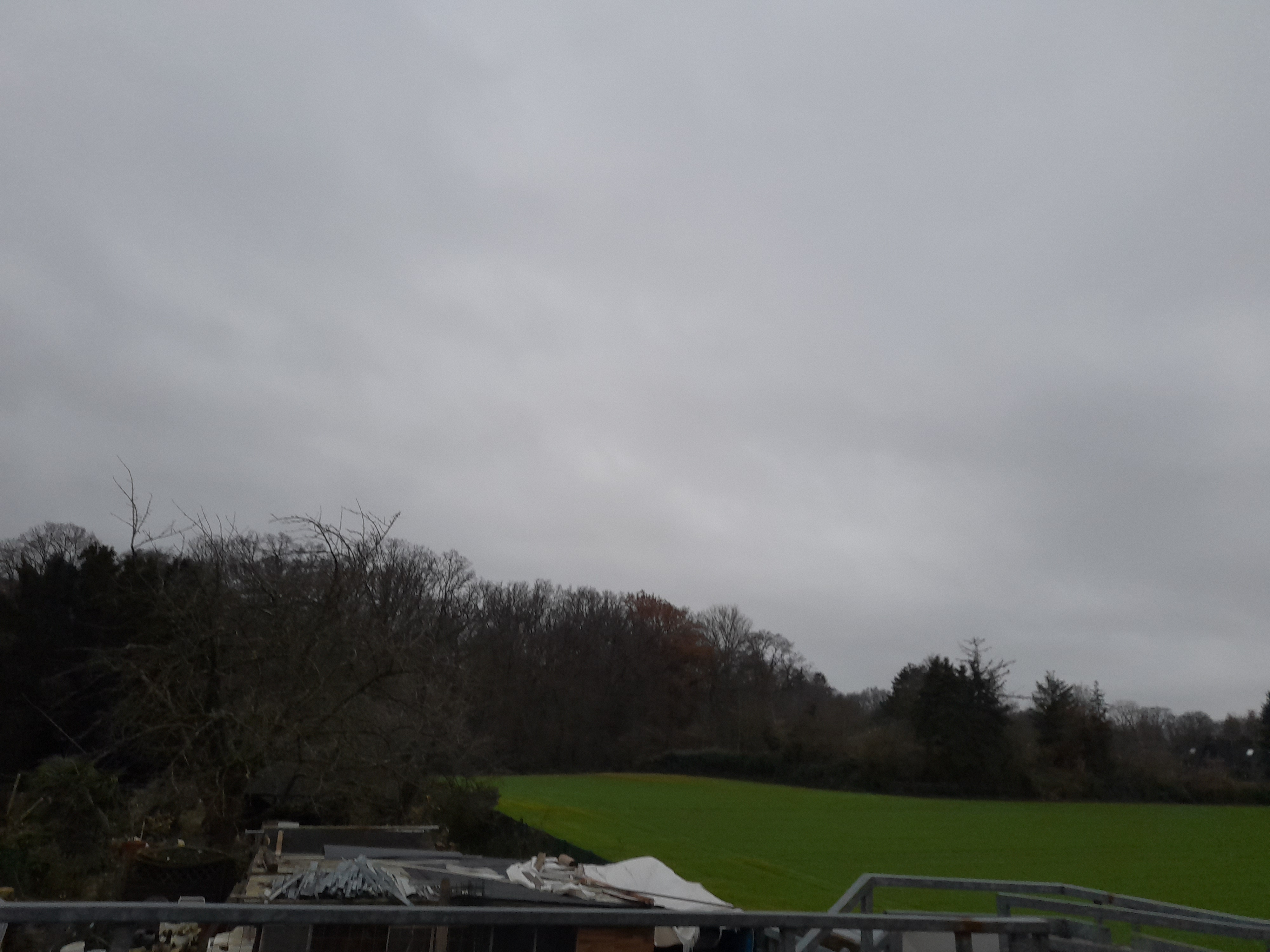 MonteurZimmer: Terasse  raucher Platz  und genießen die Sonne  Ruhe Stadtrand  -  Pension und Monteurzimmer Hahnschrei Hamacher