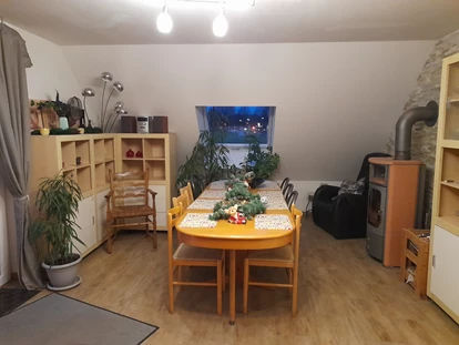 Monteur-Zimmer - Krefeld - Esszimmer  zu Terasse und  Wohnzimmer  -  Pension und Monteurzimmer Hahnschrei Hamacher