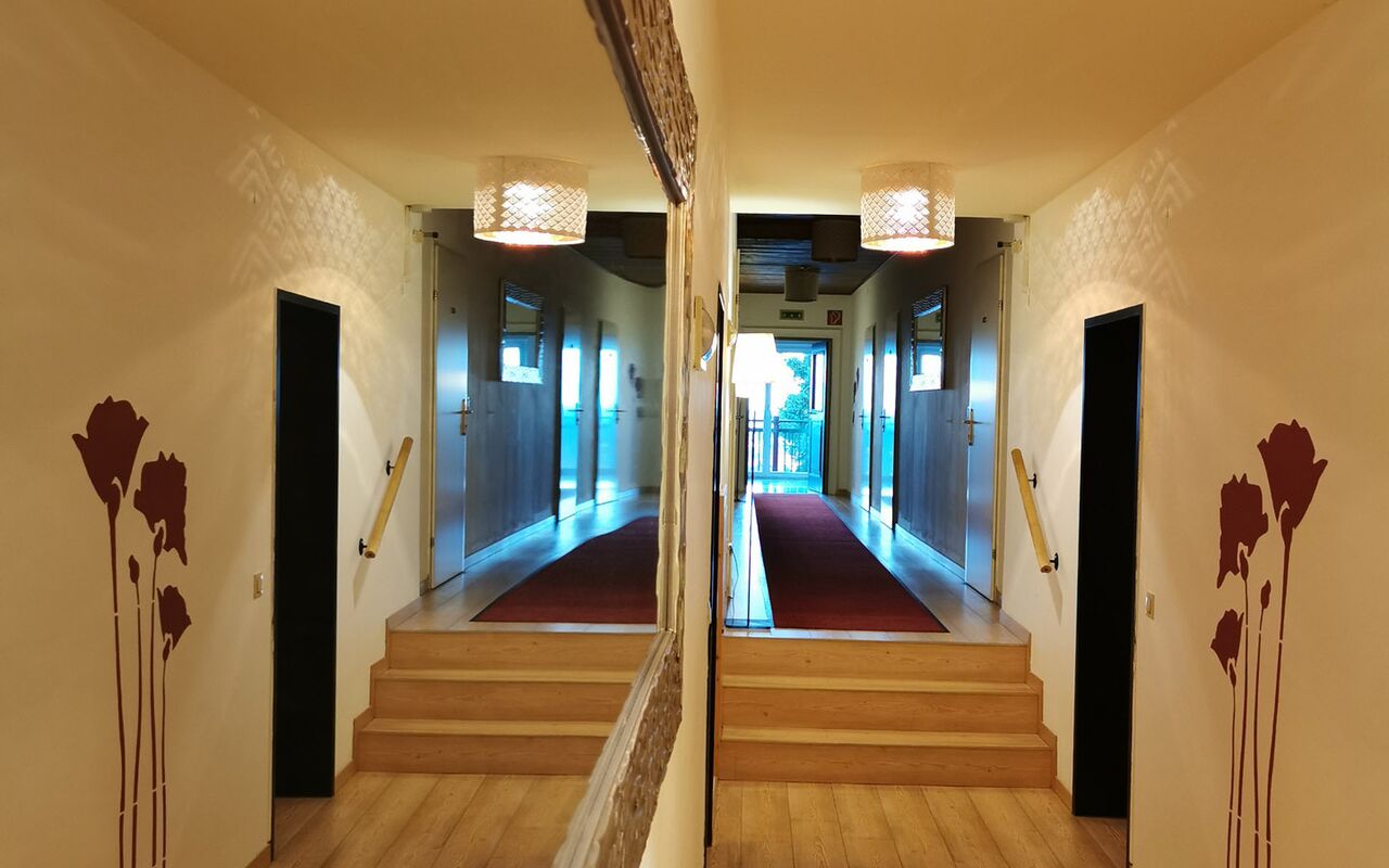 MonteurZimmer: Bergwirt & Mohnhotel Zwettl