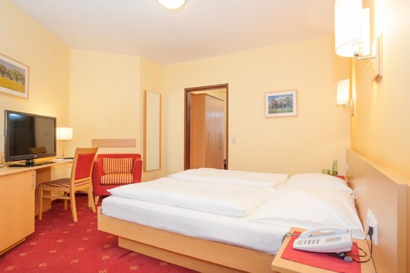 Monteur-Zimmer - Fernseher - Hotel zur Post