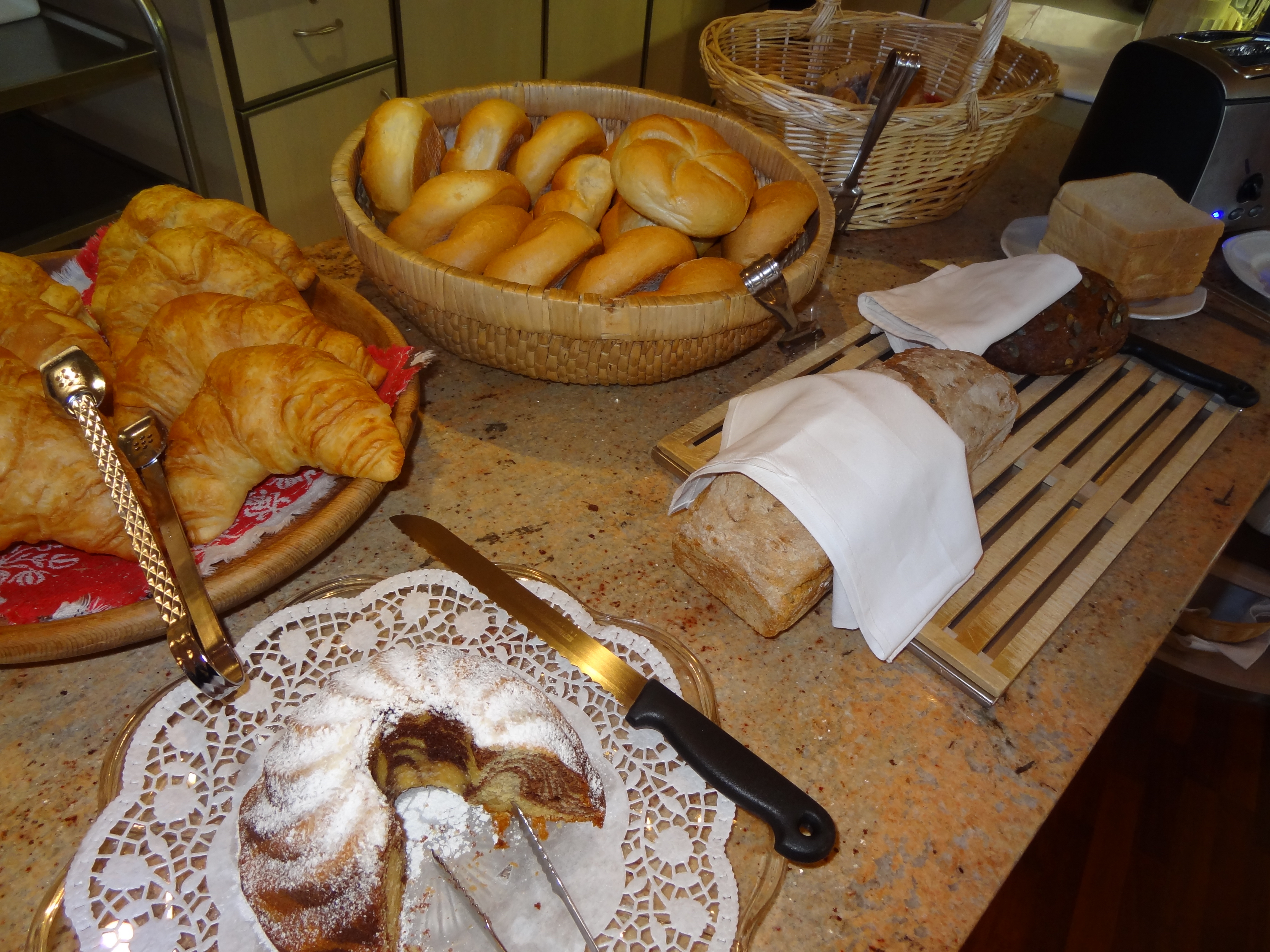 Monteur-Zimmer - Preis pro Nacht - Hall in Tirol - Frühstück mit hausgemachten Speisen und lokalen Produkten - Austria Classic Hotel Heiligkreuz - Hall in Tirol