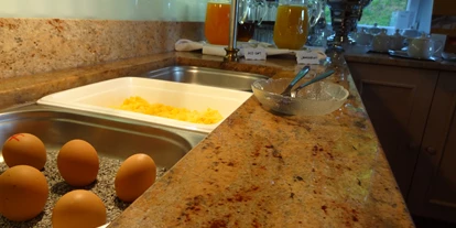 Monteur-Zimmer - Preis pro Nacht - Österreich - Frühstück mit hausgemachten Speisen und lokalen Produkten - Austria Classic Hotel Heiligkreuz - Hall in Tirol