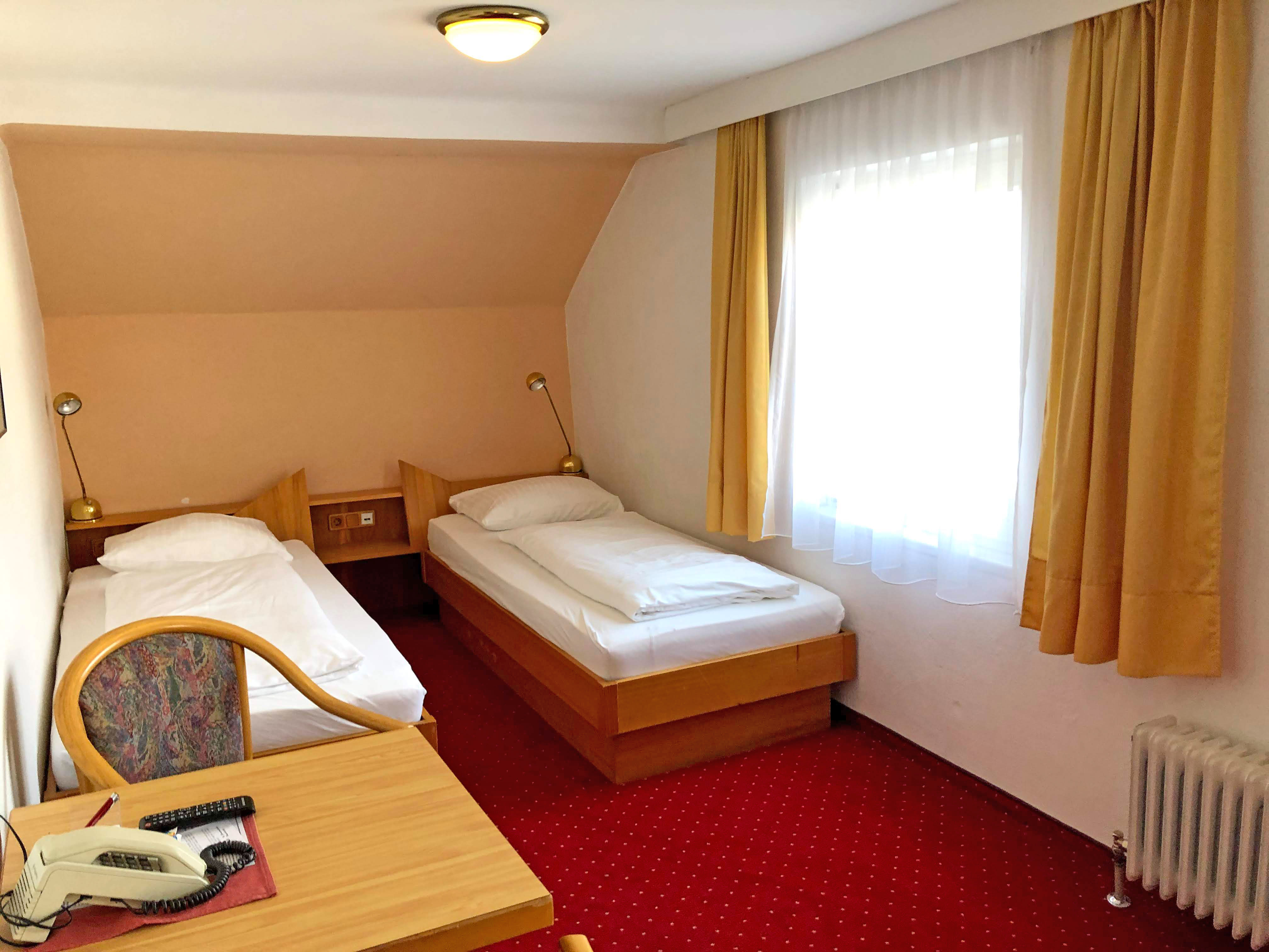 MonteurZimmer: Zimmer Standard - Austria Classic Hotel Heiligkreuz - Hall in Tirol