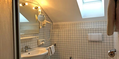 Monteur-Zimmer - Preis pro Nacht - Österreich - Bad Standardzimmer - Austria Classic Hotel Heiligkreuz - Hall in Tirol