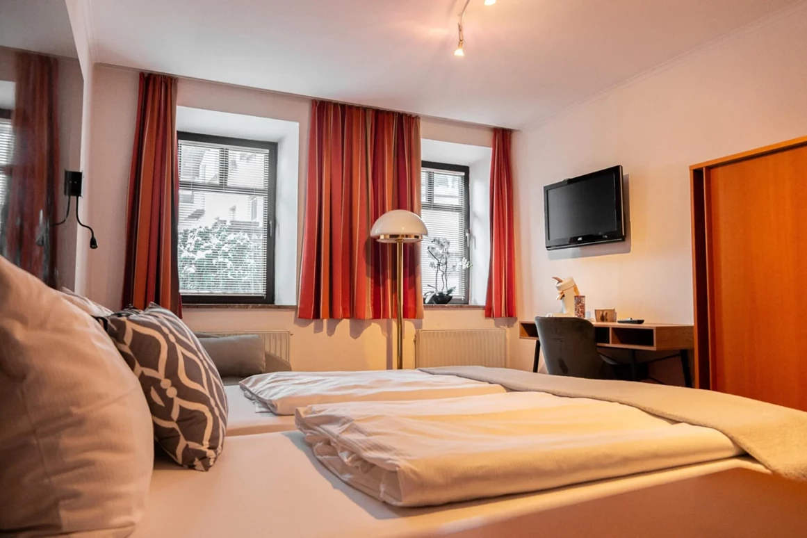 MonteurZimmer: BED & ROOMS