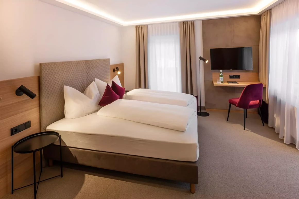 MonteurZimmer: Hotel Hennersberg