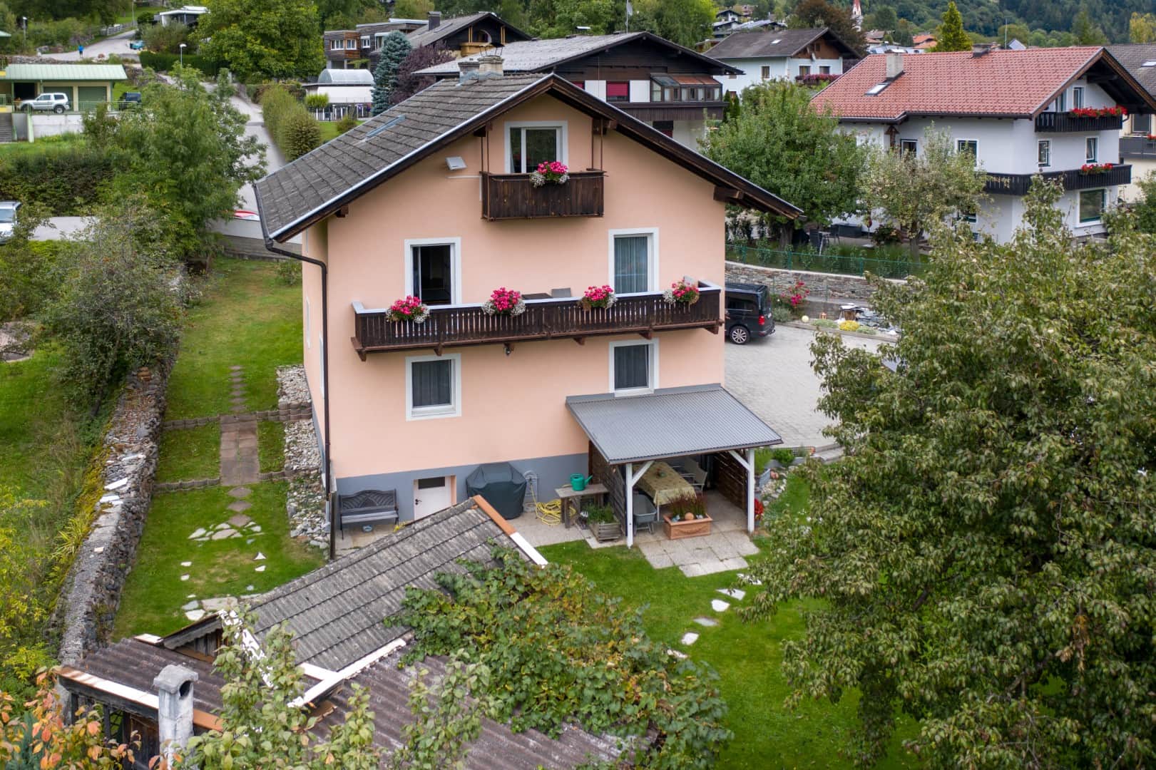 Monteur-Zimmer - Parkplatz: eigener Parkplatz für PKW vorhanden - Techendorf - Apartment Lilly Lienz