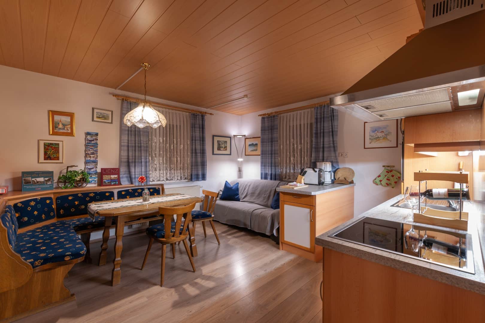 Monteur-Zimmer - Parkplatz: eigener Parkplatz für PKW vorhanden - Techendorf - Apartment Lilly Lienz