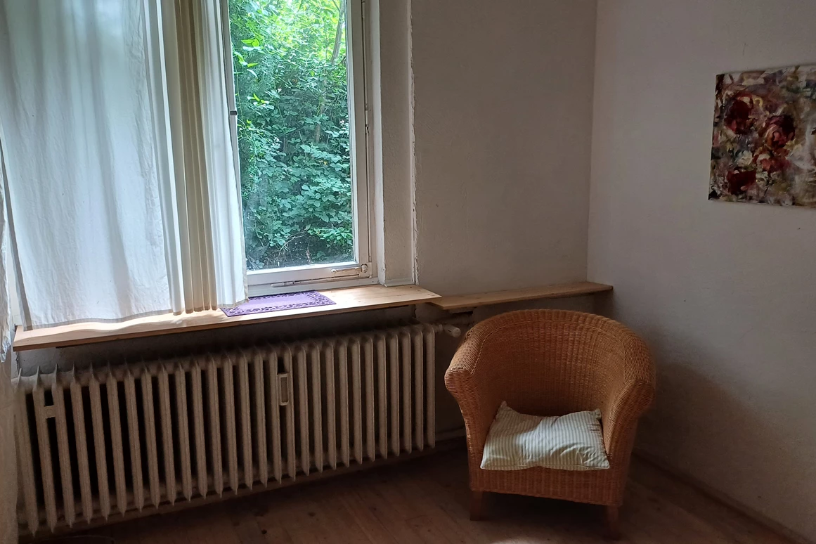 MonteurZimmer: Haus im Grünen