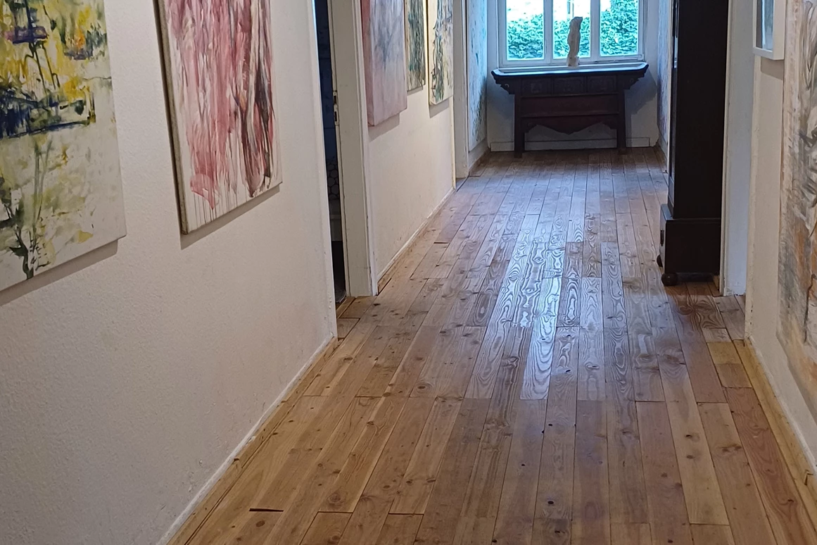 MonteurZimmer: Haus im Grünen