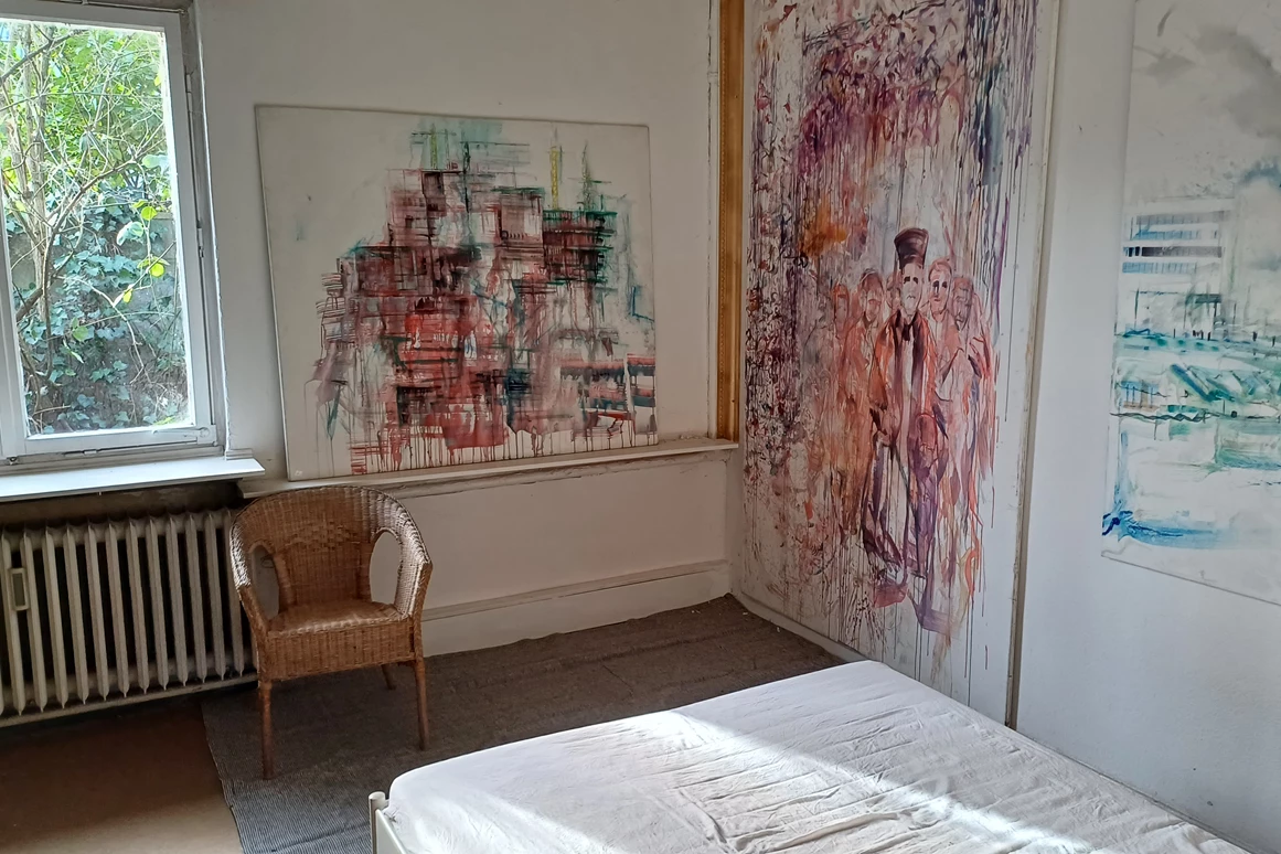 MonteurZimmer: Haus im Grünen