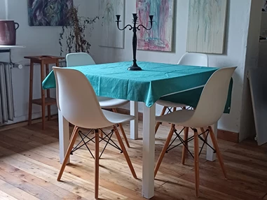 MonteurZimmer: Haus im Grünen