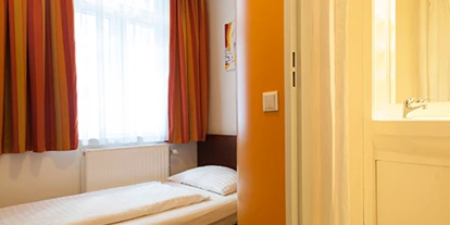 Monteur-Zimmer - Lanzendorf (Lanzendorf) - Pension Stadthalle