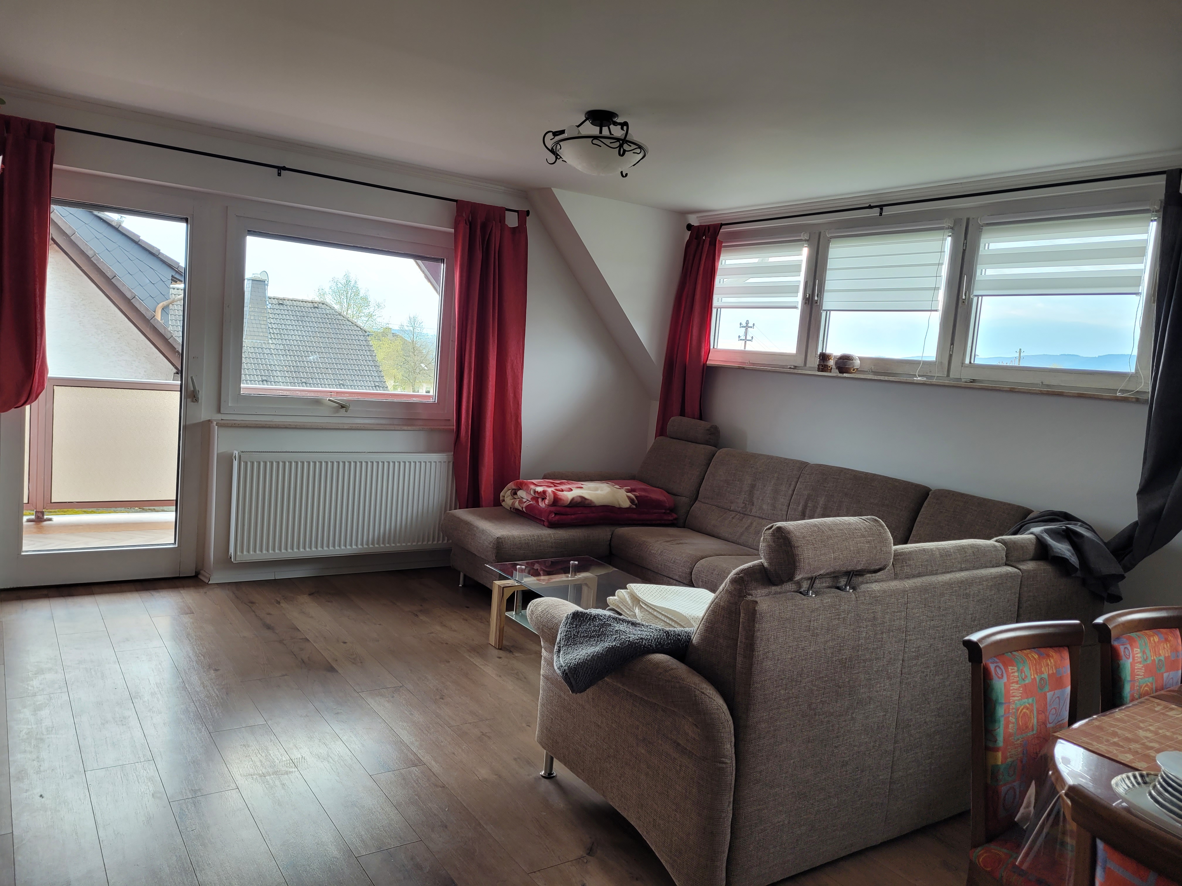 MonteurZimmer: Wohnzimmer  - EULENNEST