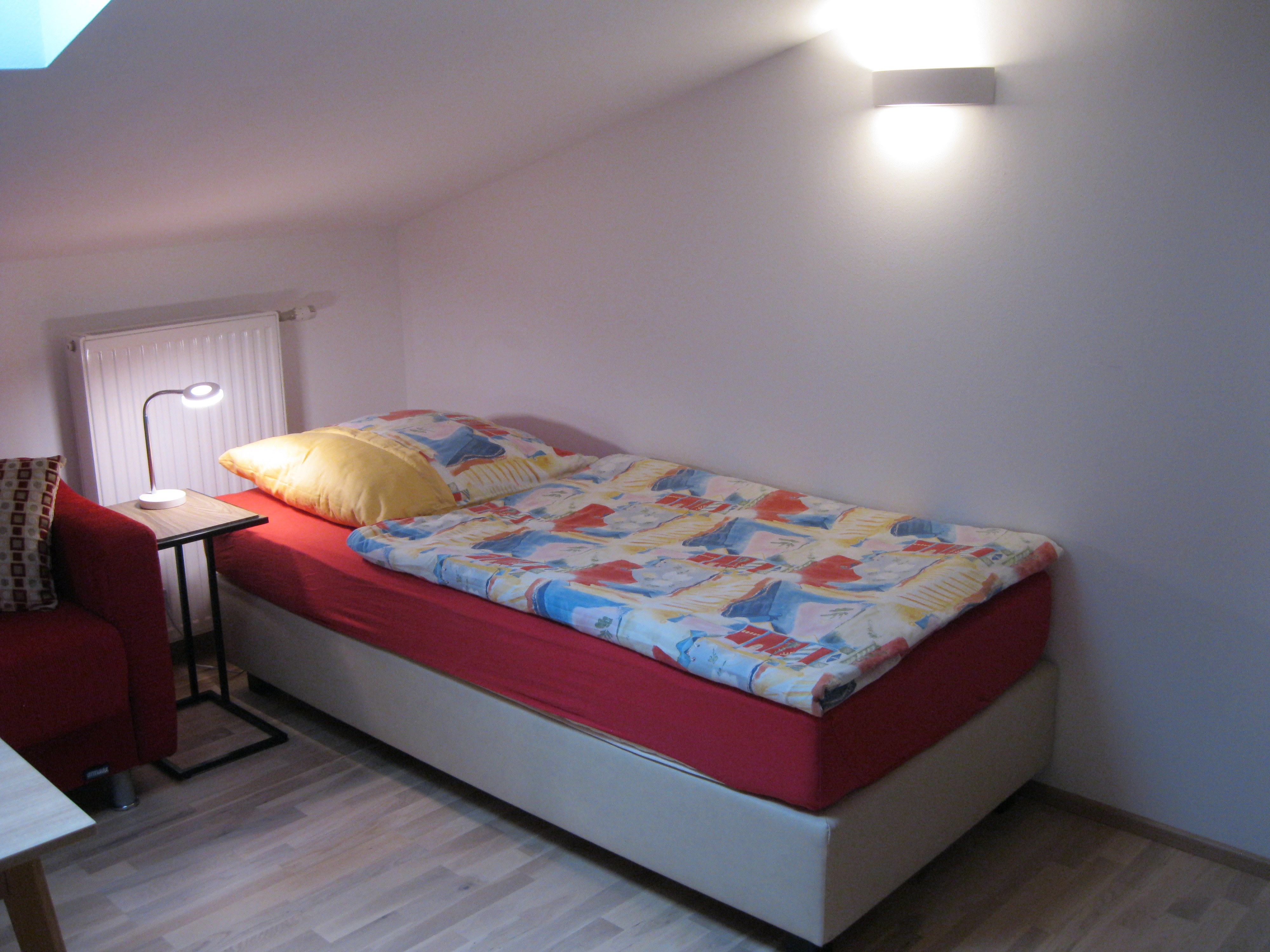 MonteurZimmer: Traunapartment-EZ-Parkplatz-24/7-Balkon-Zentrale Lage-WLAN