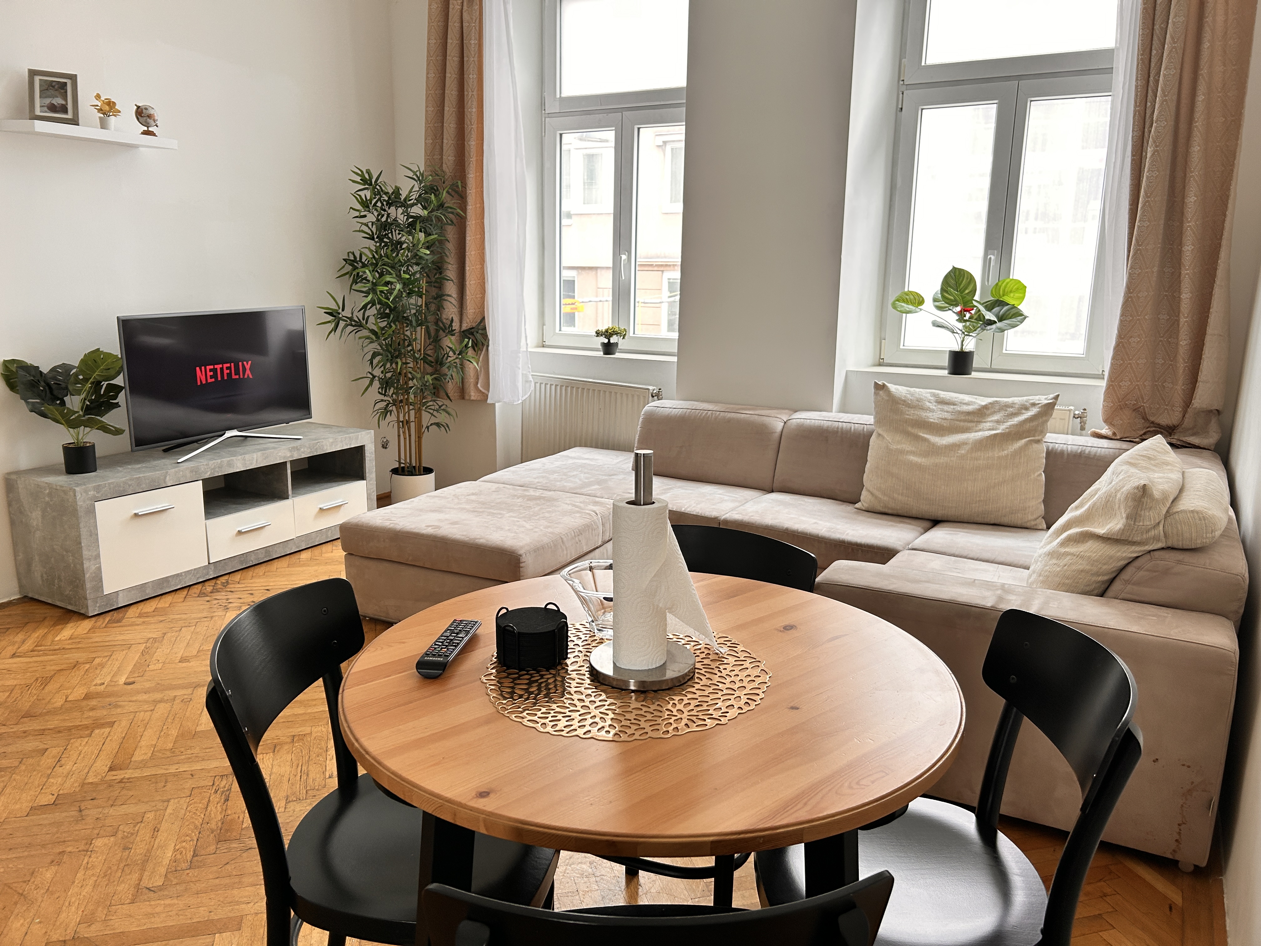 MonteurZimmer: 8 Geräumige Monteurzimmer Wohnungen im Herzen Wiens | 10. Bezirk, U-Bahn-Nähe, Voll ausgestattete Apartments inkl. Küche, Bad & Waschmaschine für bis zu 6 Personen – Ihre ideale Unterkunft!