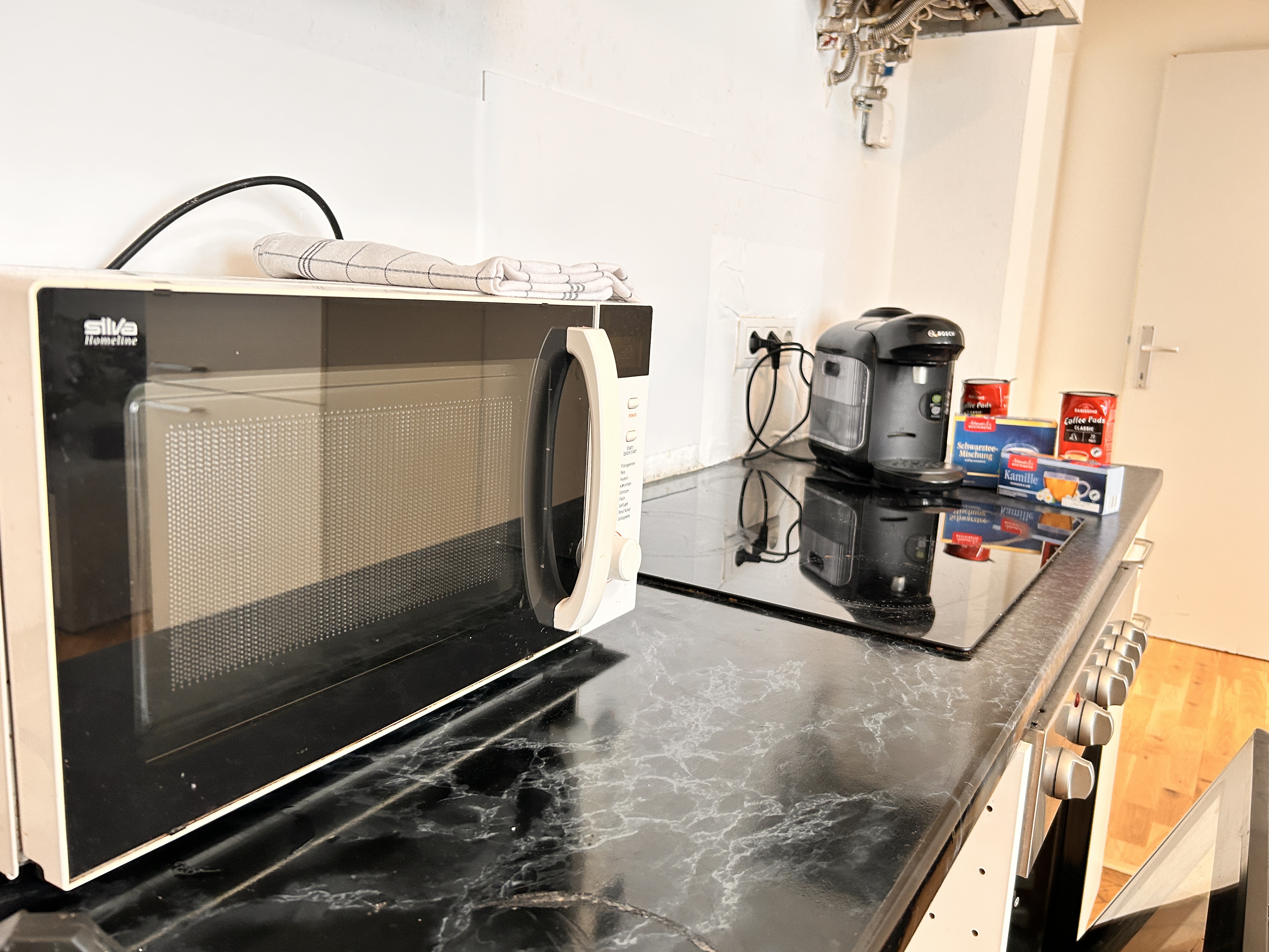 MonteurZimmer: 8 Geräumige Monteurzimmer Wohnungen im Herzen Wiens | 10. Bezirk, U-Bahn-Nähe, Voll ausgestattete Apartments inkl. Küche, Bad & Waschmaschine für bis zu 6 Personen – Ihre ideale Unterkunft!