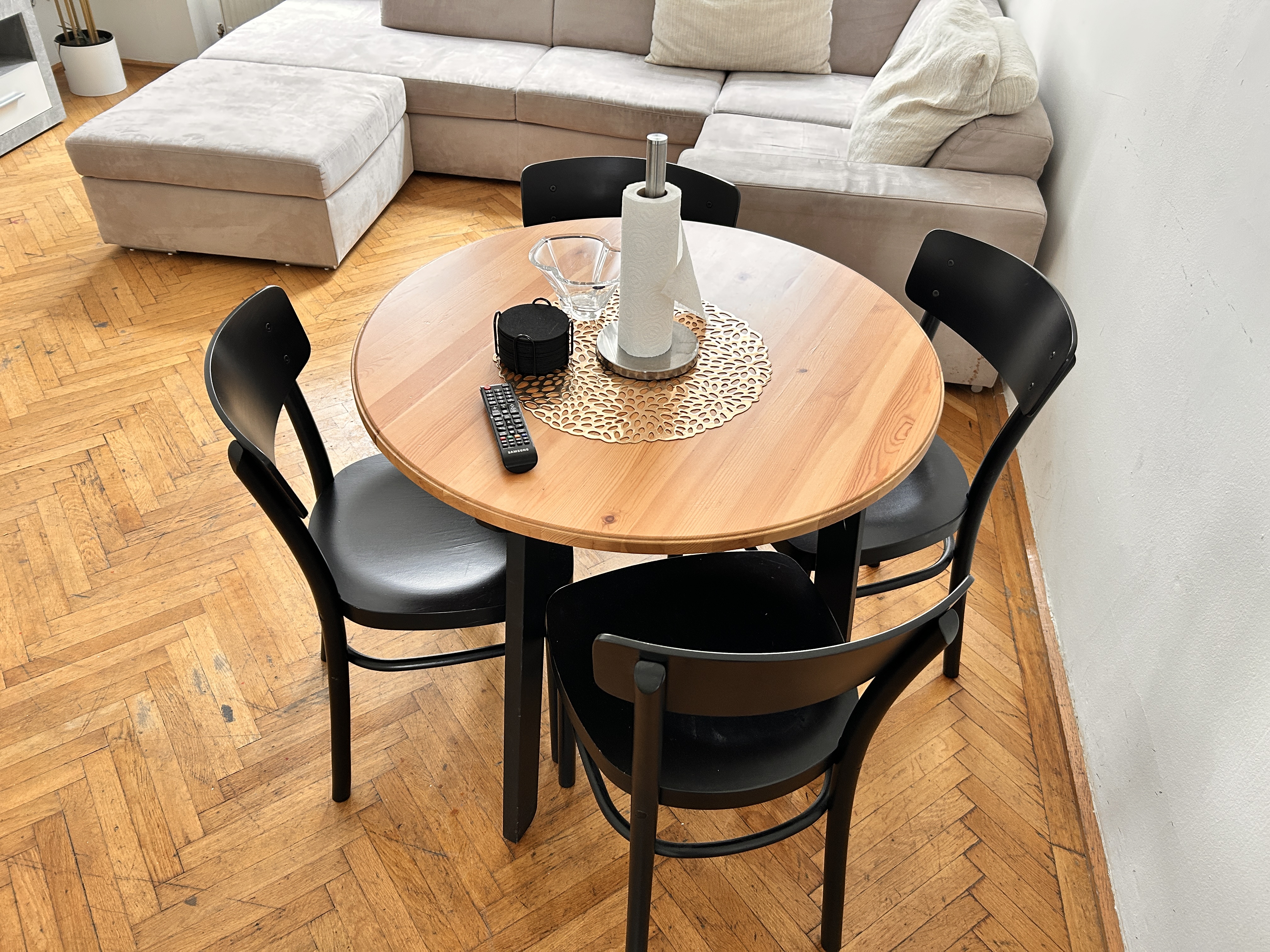 MonteurZimmer: 8 Geräumige Monteurzimmer Wohnungen im Herzen Wiens | 10. Bezirk, U-Bahn-Nähe, Voll ausgestattete Apartments inkl. Küche, Bad & Waschmaschine für bis zu 6 Personen – Ihre ideale Unterkunft!