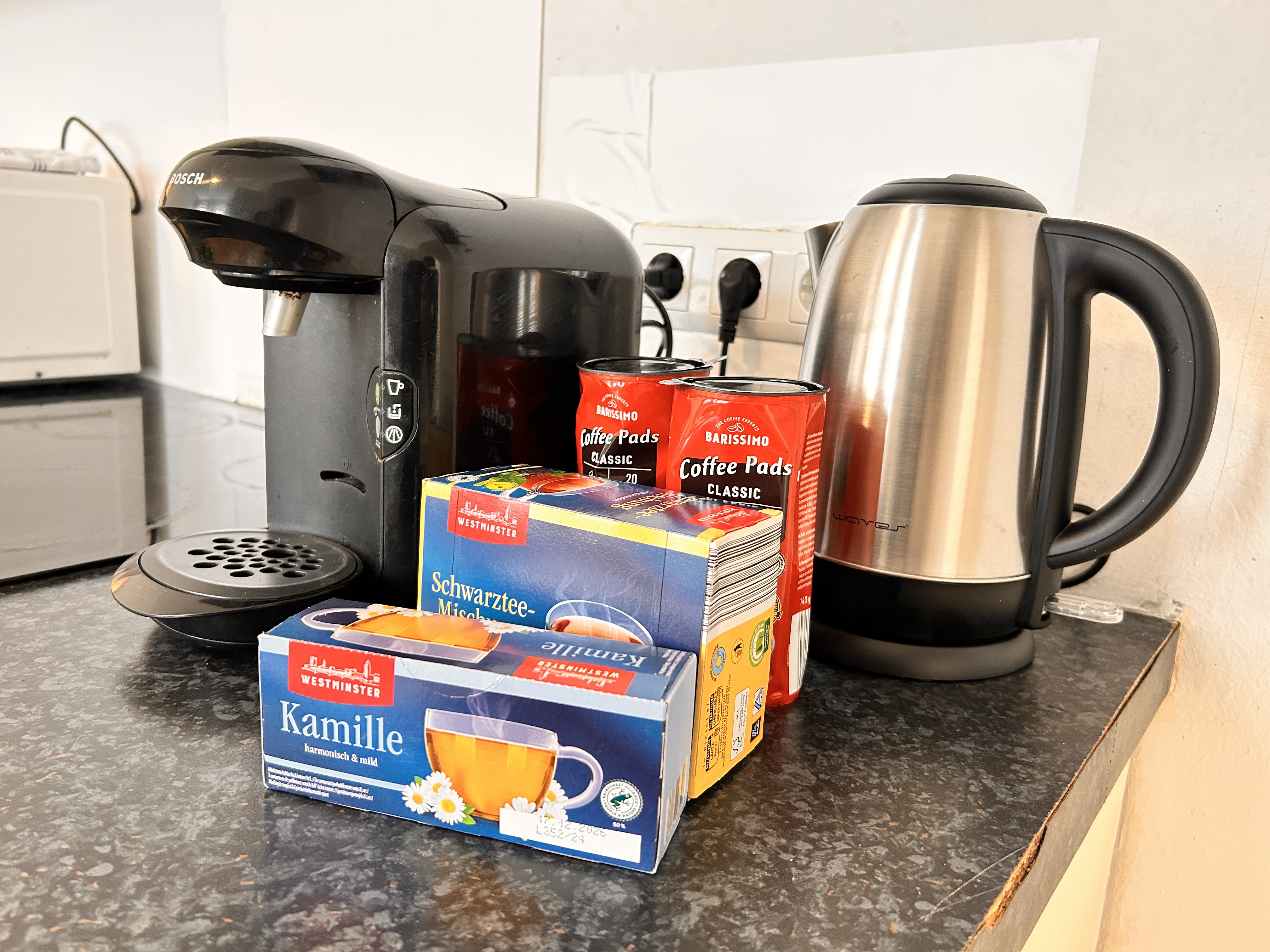 MonteurZimmer: 8 Geräumige Monteurzimmer Wohnungen im Herzen Wiens | 10. Bezirk, U-Bahn-Nähe, Voll ausgestattete Apartments inkl. Küche, Bad & Waschmaschine für bis zu 6 Personen – Ihre ideale Unterkunft!