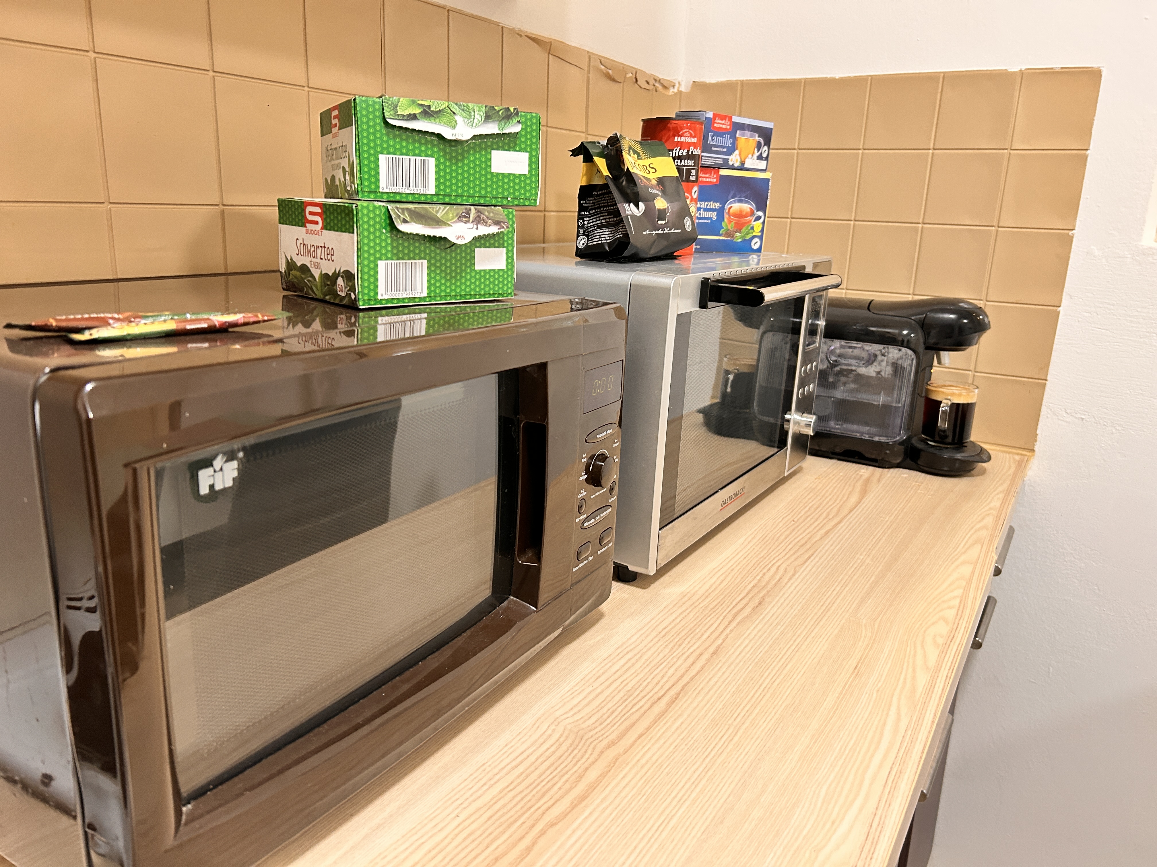 MonteurZimmer: 8 Geräumige Monteurzimmer Wohnungen im Herzen Wiens | 10. Bezirk, U-Bahn-Nähe, Voll ausgestattete Apartments inkl. Küche, Bad & Waschmaschine für bis zu 6 Personen – Ihre ideale Unterkunft!