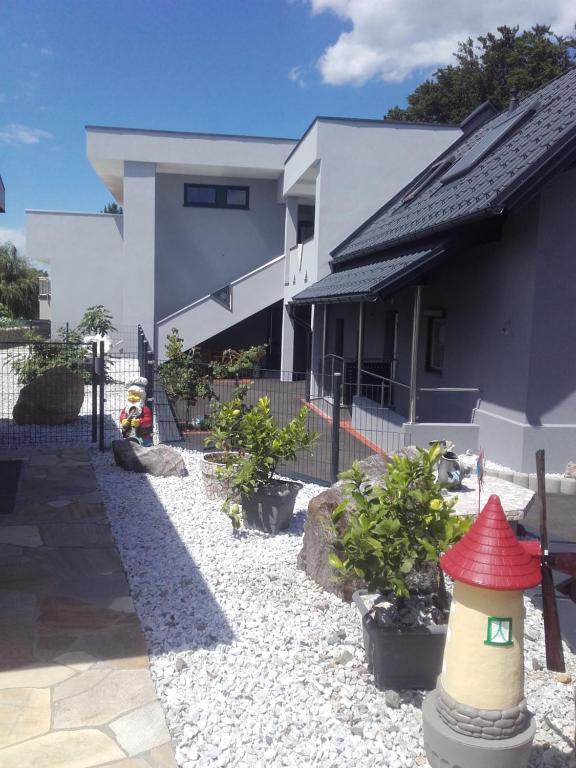 Monteur-Zimmer - WIFI / Internet - Graz und Umgebung - Christa Aldrian