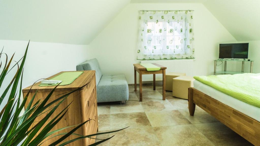 Monteur-Zimmer - WIFI / Internet - Graz und Umgebung - Christa Aldrian