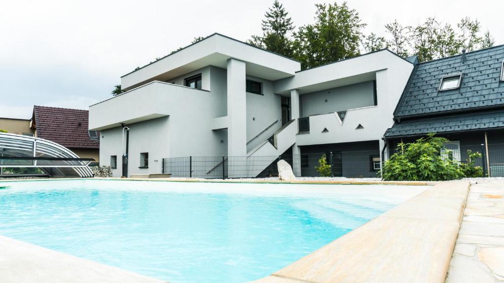 Monteur-Zimmer - WIFI / Internet - Graz und Umgebung - Christa Aldrian