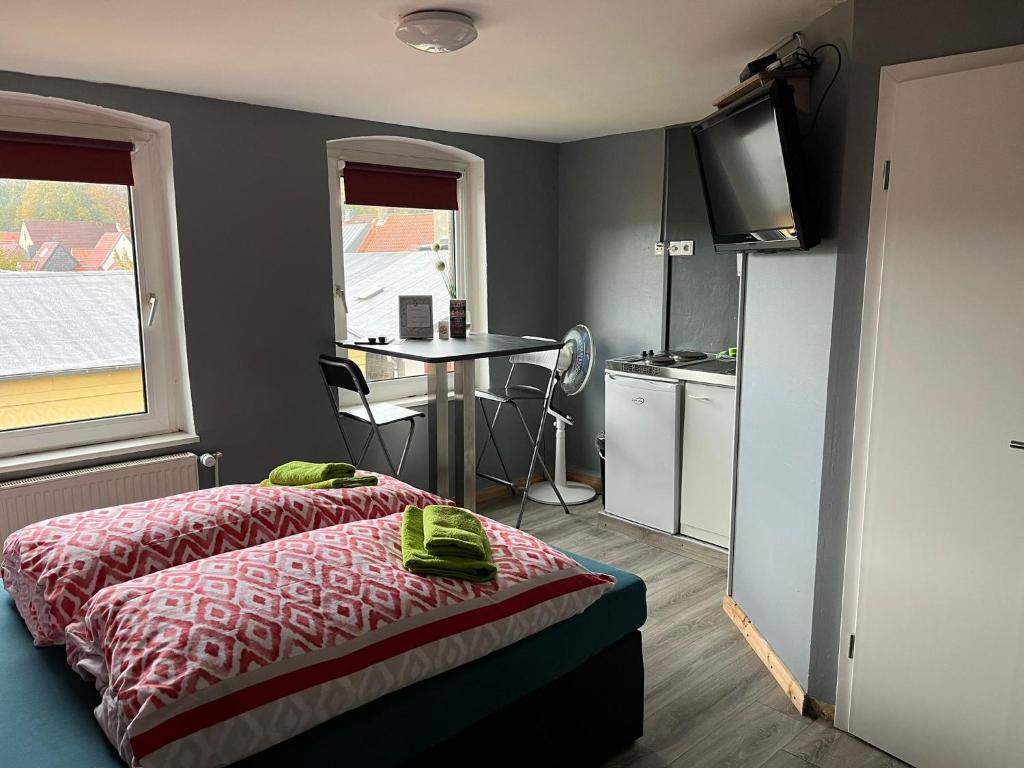 Monteur-Zimmer - Preis pro Nacht - Deutschland - https://cf.bstatic.com/xdata/images/hotel/max300/361482382.jpg?k=0ace1ce459af08c86017c0bfb17bdfc23bece9acc4b8428000101ab9a2e07d51&o= - Flensburg city 24 h