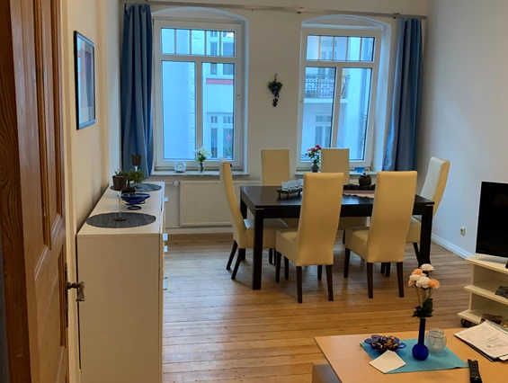 Monteur-Zimmer - Zentrale 2 Zimmer Altbauwohnung