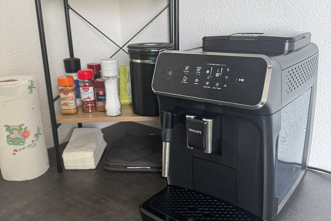MonteurZimmer: Kaffeevollautomat - Fewo Naturblick