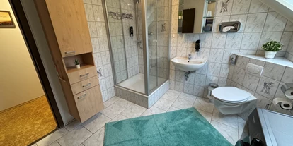 Monteur-Zimmer - Hirschaid - Dusche - Fewo Naturblick