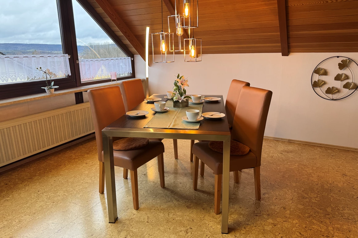 MonteurZimmer: Essbereich - Fewo Naturblick