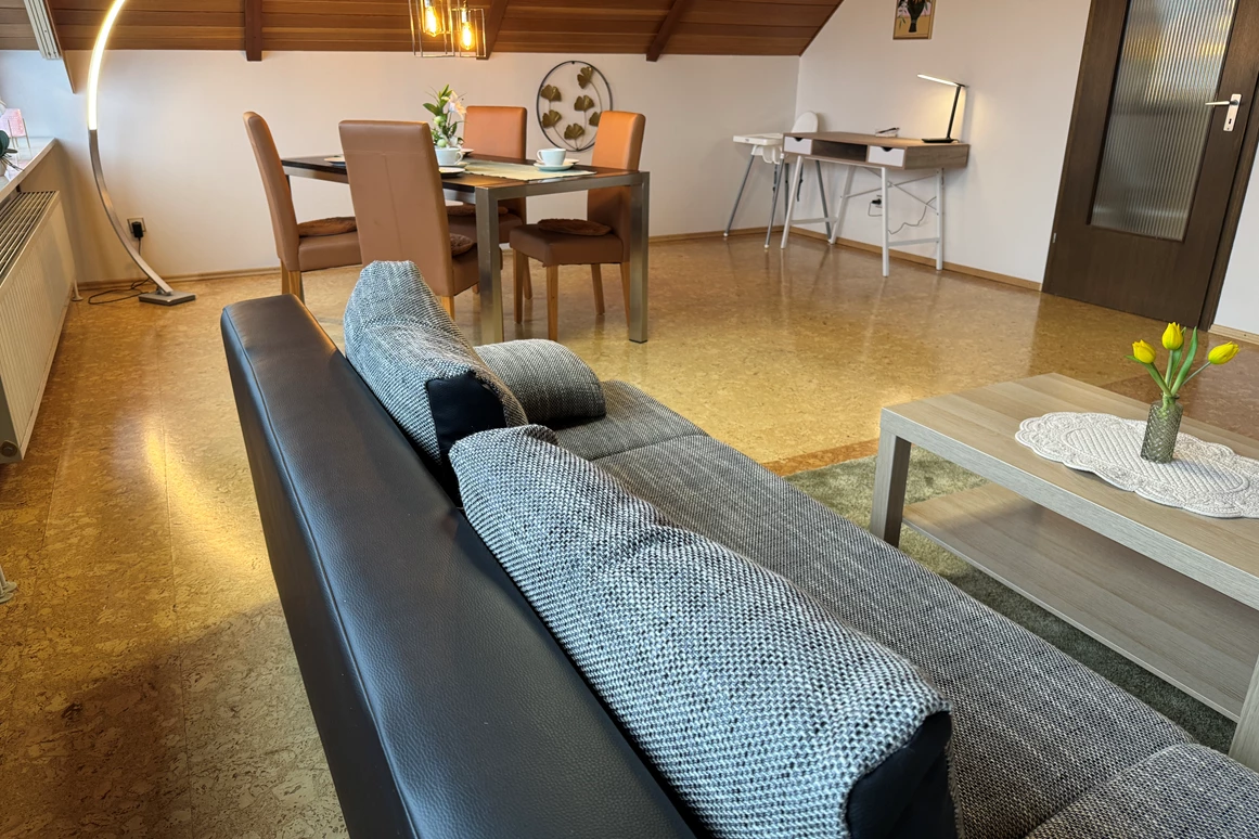 MonteurZimmer: Wohn/Esszimmer - Fewo Naturblick