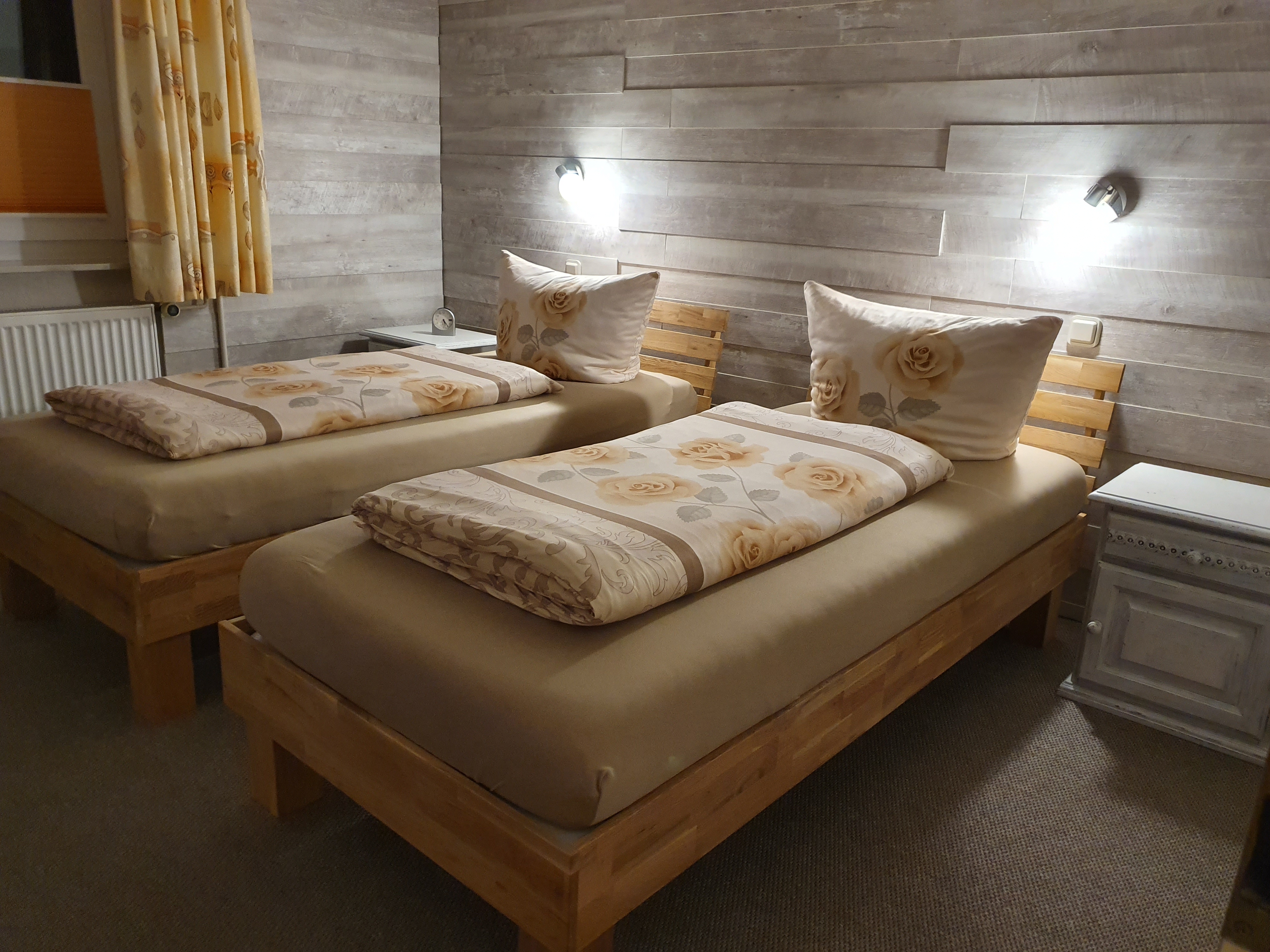 Monteur-Zimmer - Zahlungsarten: Auf Rechnung - Deutschland - Schlafzimmer 01 - Ferienwohnung Engelsby