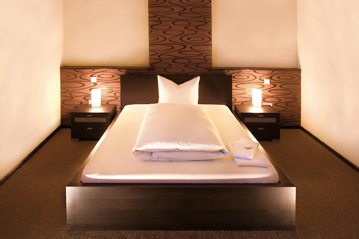 MonteurZimmer: Hotel Augsburg Goldener Falke