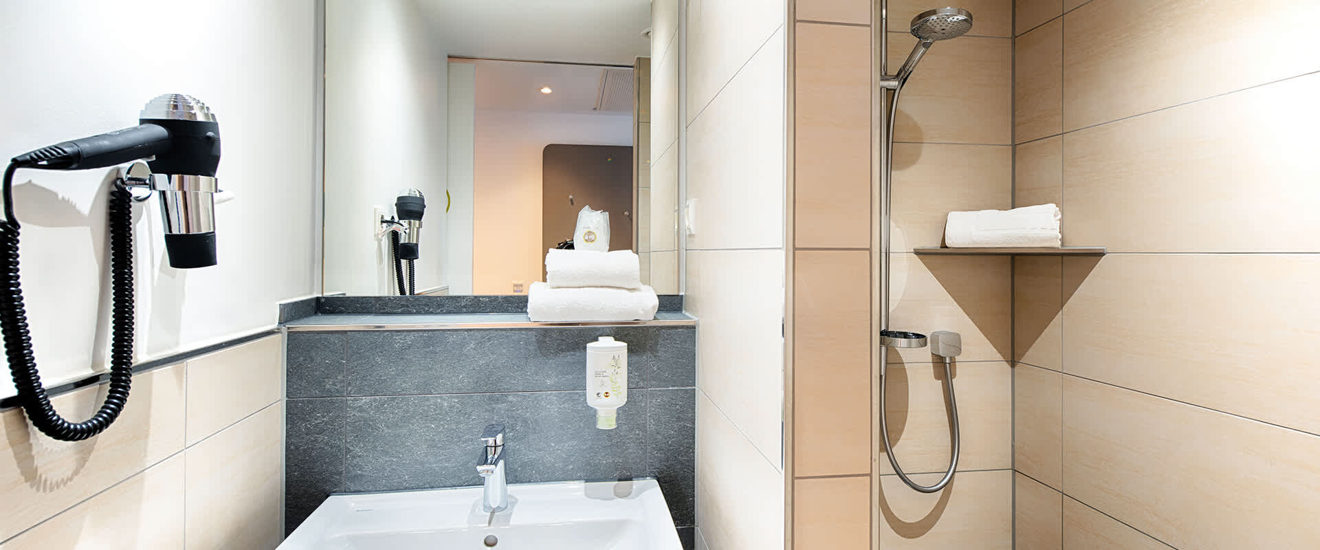 Monteur-Zimmer - Friedberg (Landkreis Aichach-Friedberg) - B&B Hotel Augsburg-West