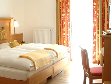 MonteurZimmer: Gästehaus "Beim Stazer"
