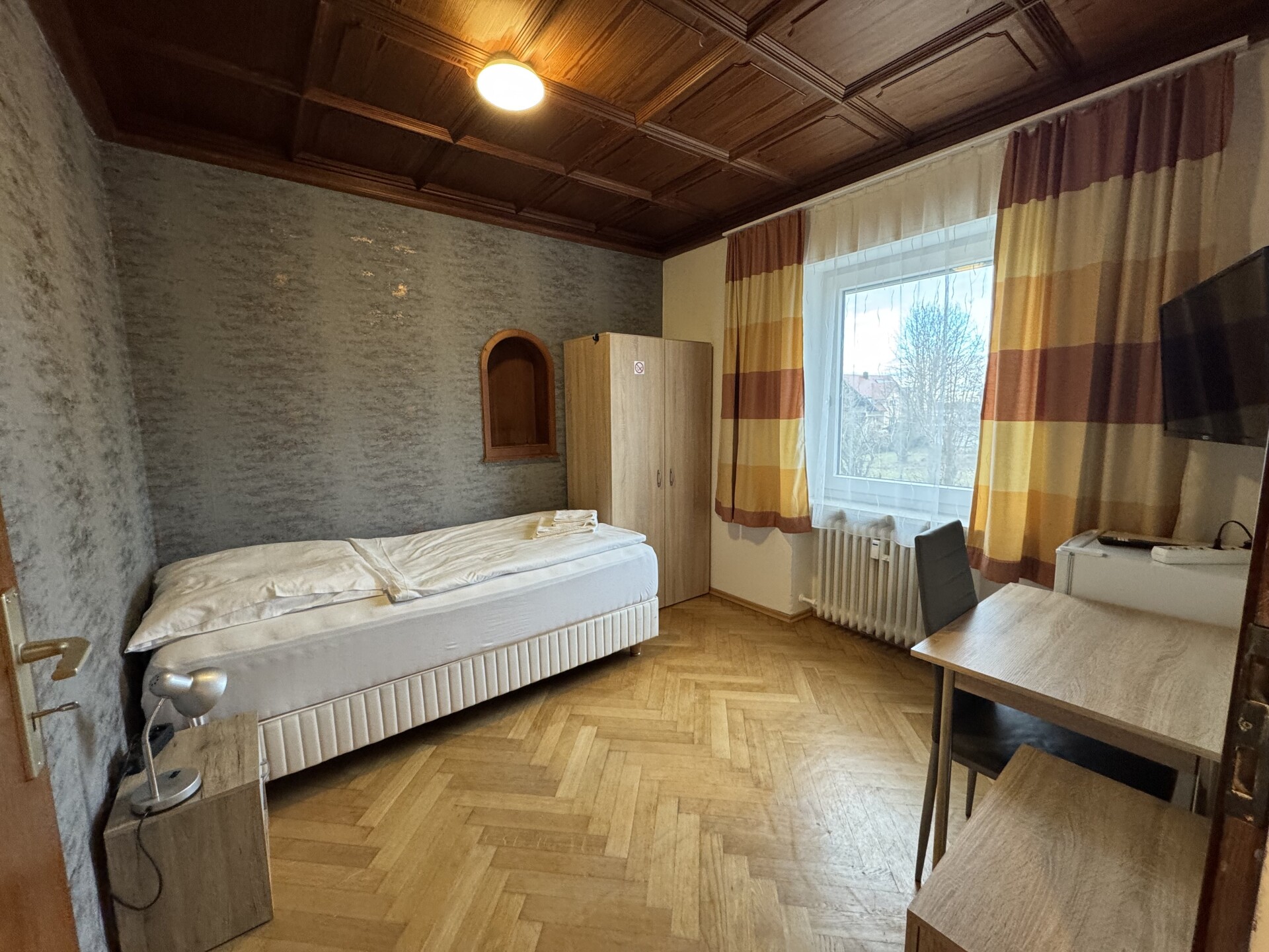 Monteur-Zimmer - Friedberg (Landkreis Aichach-Friedberg) - Pension Linderhof Augsburg "Zimmer, Appartements, Wohnungen" in 86165 Augsburg