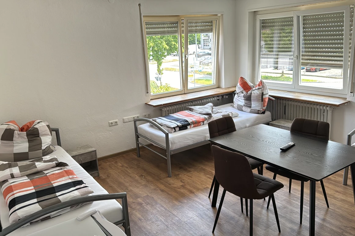 MonteurZimmer: M House - Monteursunterkunft für bis zu 16 Personen in Augsburg in 86154 Augsburg