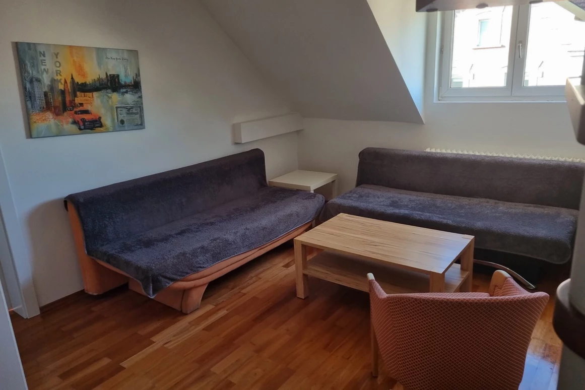 MonteurZimmer: FeWo Fetahi-Ferienwohnung in 86153 Augsburg